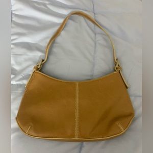 Leather Tan Woman’s shoulder purse
